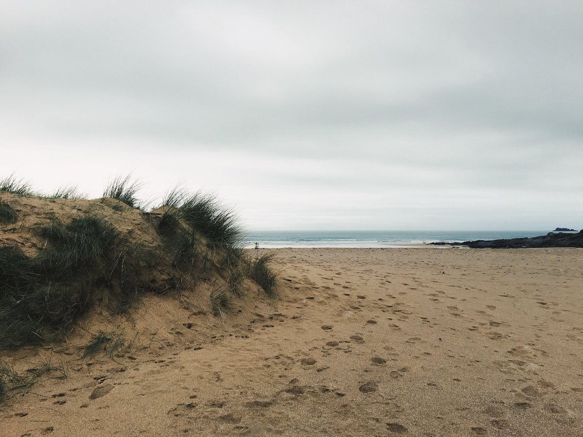 Francesca_Reed's tweet photo. Fifty shades of grey this weekend 🐚☁️☕️⚓️🛁 https://t.co/2MixJjMuIm