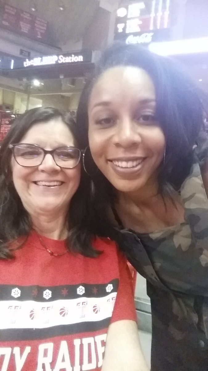 GruvyGurl's tweet photo. ALL the #CoolKids are at the United Spirit Arena, including WNBA Champ & former #LadyRaider, Plenette Pierson @DaEnforcer33 , and legendary Lady Raider Head Coach #MarshaSharp! And ME!!! #Wreckem #FearlessChampions https://t.co/Ky3gTK793x