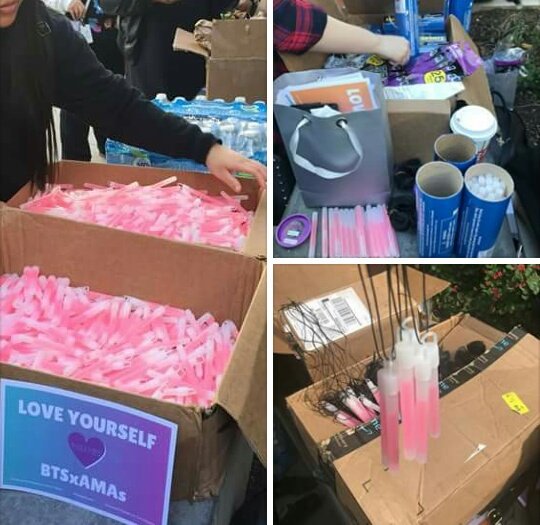 CookieDoKooK_'s tweet photo. ARMYS organizaram um projeto chamado #LightUpDNA onde irao criar um oceano roxo, será distribuído o lighstick de neon e serao acessos quando BTS performar DNA 

#AMAs https://t.co/Fq4jfPGgy1