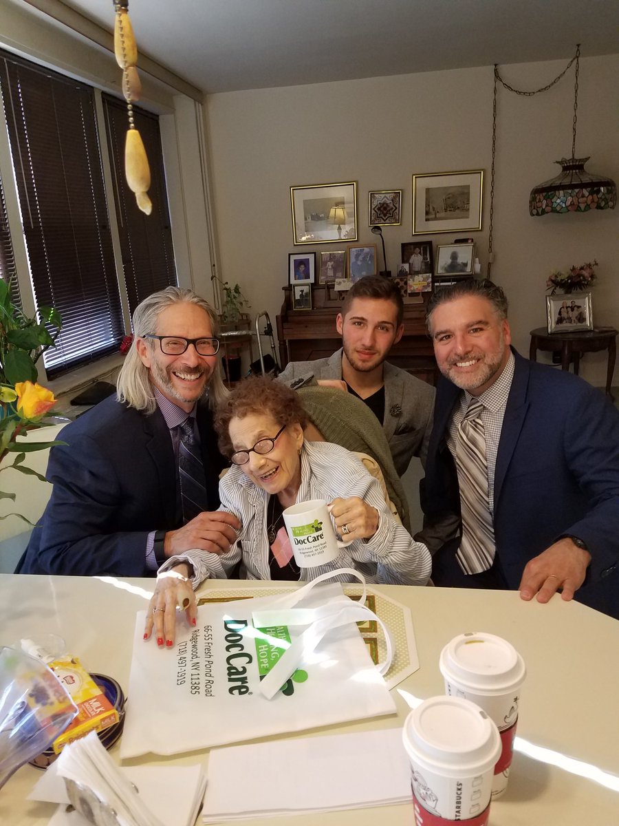 DrAlanBigman's tweet photo. 4 #Generations of #DocCare following a talk On #lipids, #epa, #omega3, #Vascepa #CVD #riskreduction to 50 #physicians and #HCP's https://t.co/EgCmr7Oi0e