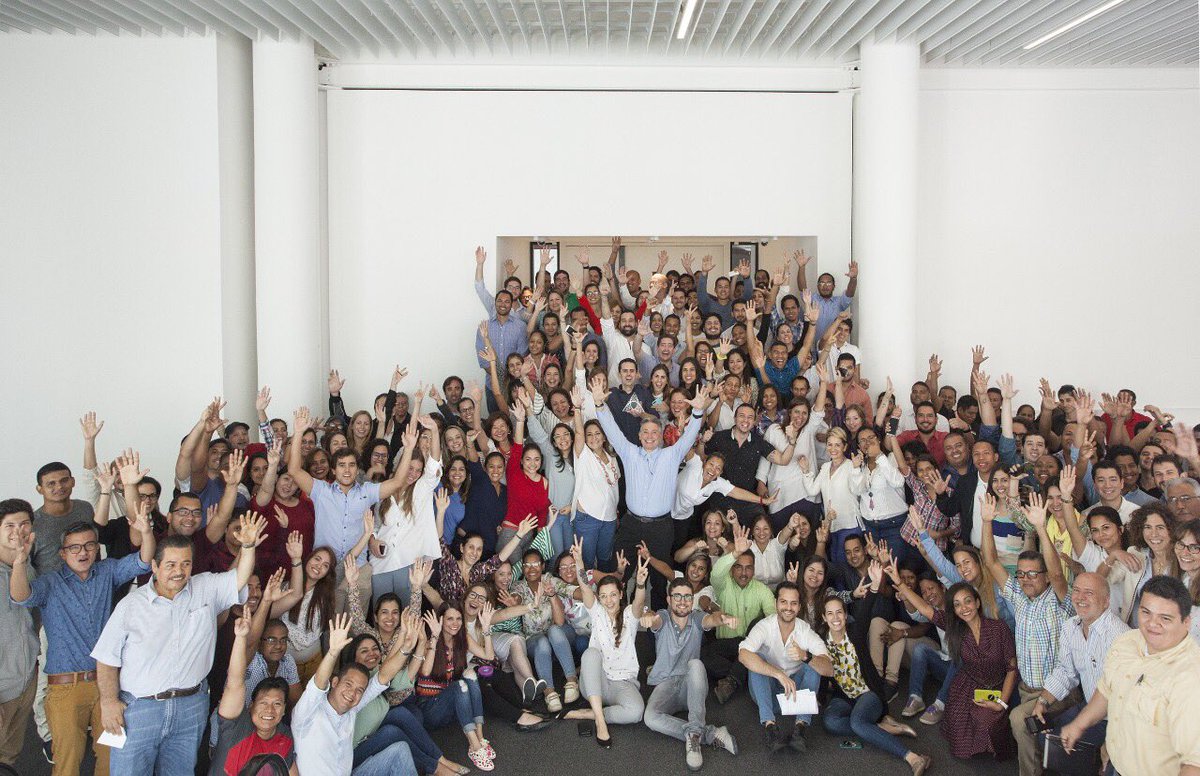 Las buenas cosas se cuentan en #PR5 celebramos que <a href="/Mallol_Arq/">Mallol Arquitectos</a> ha recibido una premiación, por el diseño de sus oficinas, en una competencia con estudios de Canadá, Estados Unidos y América Latina Mallol Design House, de la categoría por las mejores oficinas de América 2017.