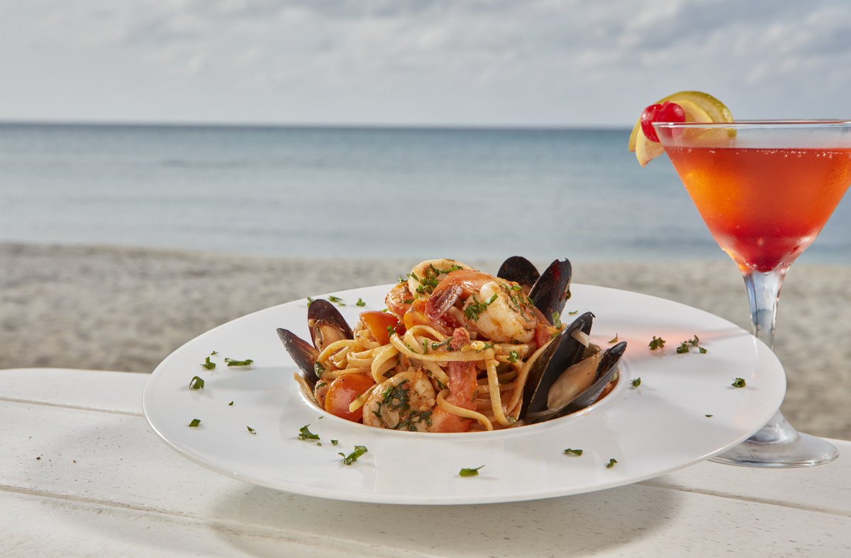 DiviResorts's tweet photo. The #weekend isn't complete without a fabulous #dinner by the sea. Don't you agree? What's your #plate tonight? 😋  #diviresorts #discoverdivi #pureocean #purebeach #chibichibi #aruba #barbados #bonaire https://t.co/PTsAlGXCHr