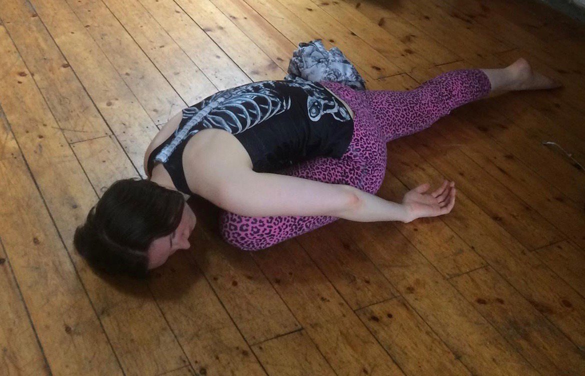alfred_ladylike's tweet photo. Airplane mode on smartphones should be called "yoga mode" - that's the main thing I use it for. #amirite #phonesong #yogamode
Photo by @RAH_HELL from @Donut_Heart's trip to Hamburg last year with @ShhDiam 💜
https://t.co/S3zdDR7hTE https://t.co/d0uEeiMyHk