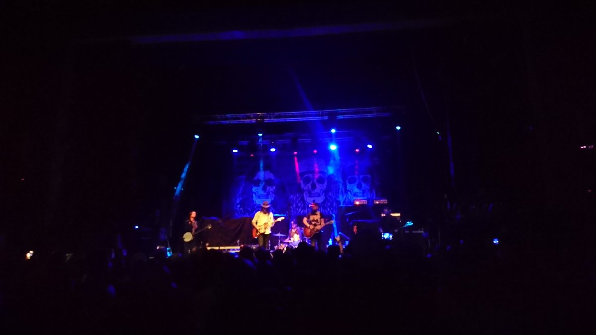 mcfall_claire's tweet photo. @brothersosborne that was class. We're away home #backtoscotland #guitarlikeyoumeanit https://t.co/5eHGzWTRBw