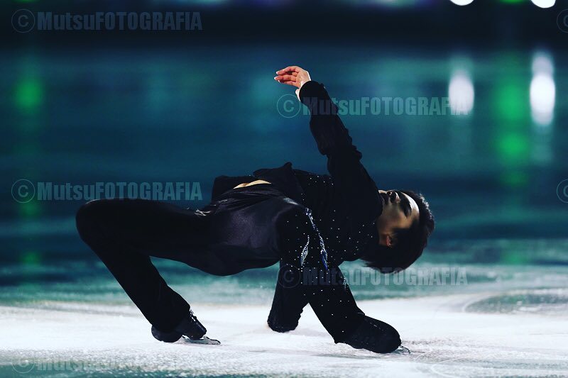 MutsuKAWAMORI's tweet photo. ISU Grand Prix of figure skating, Patinoire Polisud, Grenoble, France, Shoma Uno. #isu #grandprix #figureskating #patinoirepolesud #grenoble #france #shomauno #宇野昌磨 #japan #exhibition #ipf2017 #mutsukawamori https://t.co/dqPQ1y70Ws https://t.co/aAke8qqaG0