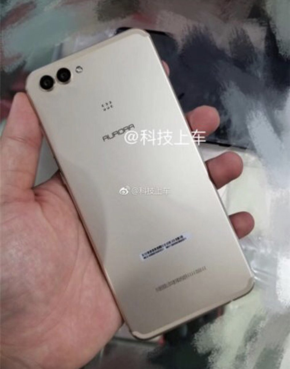 chrisPJ91's tweet photo. Se filtra el prosible diseño del Huawei P11 #Huawei #P11 #P11Plus https://t.co/2Ov3GOvNQe