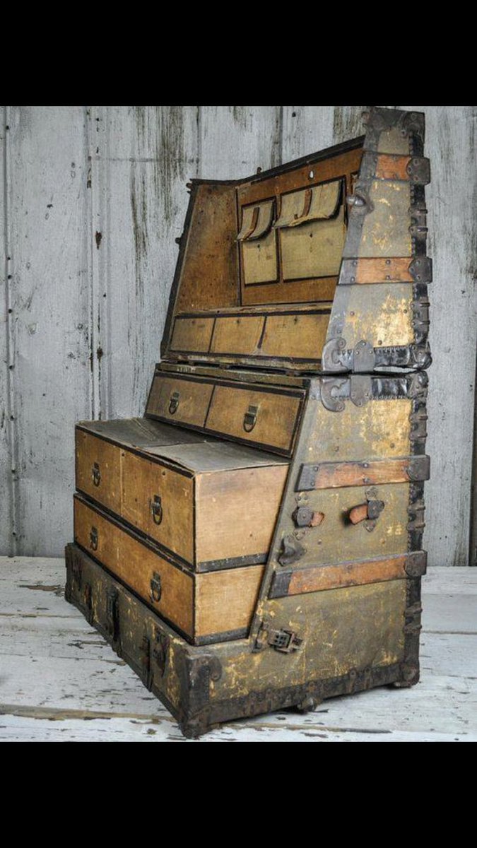 HenryHaggis1945's tweet photo. #antique #trunk #luggage #vintage #old https://t.co/MswUEBSXB0