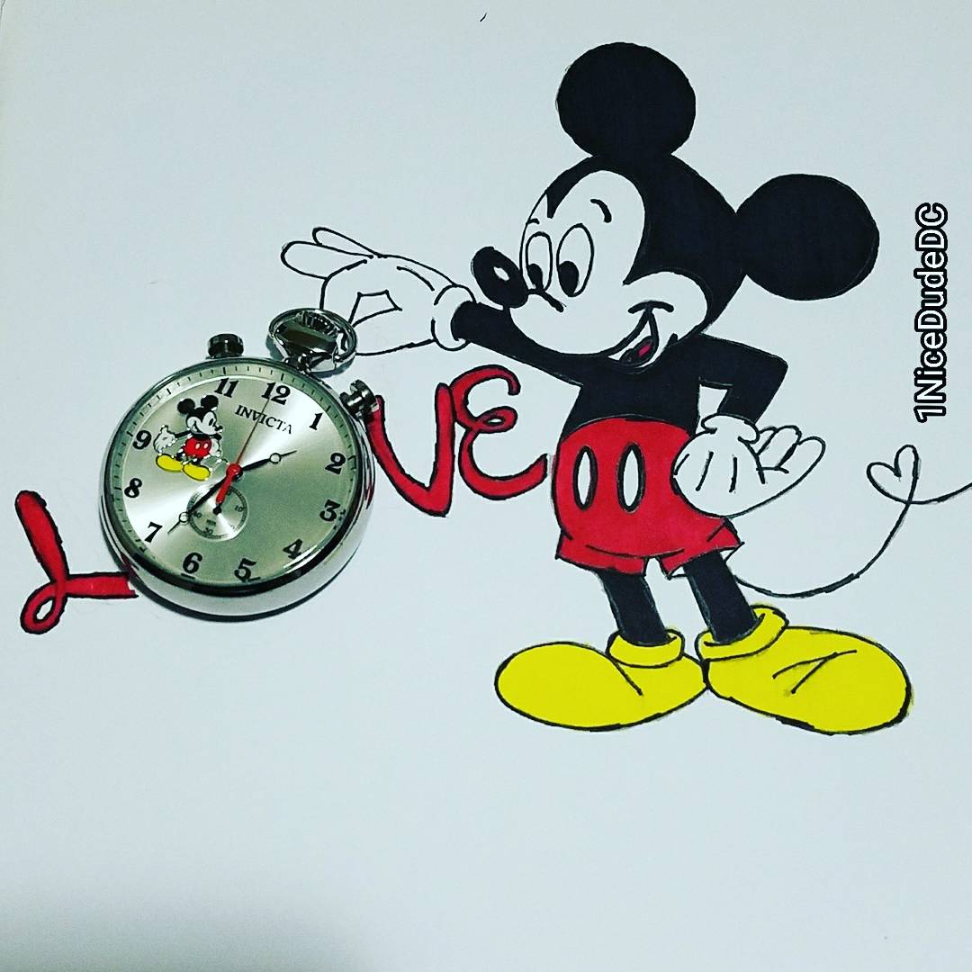 NotEnuffTech's tweet photo. Happy Born Day young Man #mickeymouse 🎂🎁 
What's in your hand? Hmmm...Not sure what side I love the best 🤔 🗣Time for #casebackshot on #SundayRewind #caseback #invicta #pocketwatch #limitededition #timepiece #invictachronograph #invictawatch #invictaismybrand #invictajunkie https://t.co/NVqX524r2H