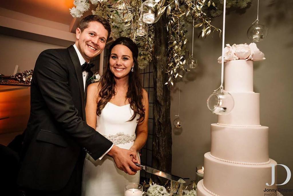 Gorgeous shot of Matt &amp; Jess cutting their cake earlier this year at @colshaw_hall_cheshire by the fabulous <a href="/jonnydraperfoto/">Jonny Draper</a> Such a lovely couple ❤️ ift.tt/2B23GJn