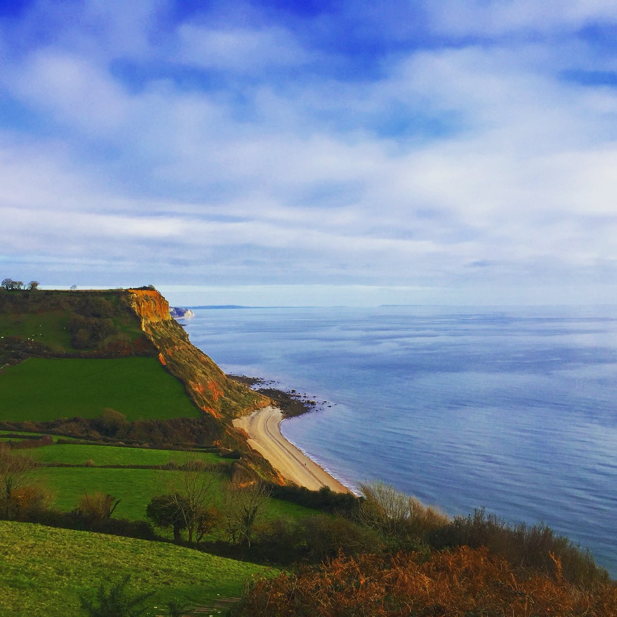Took on some of those #Devon hills today with @Alscoutts so we could take in this view 🙌 #sidmouth #seaside