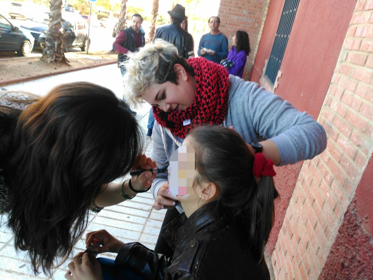 gachisania's tweet photo. El #ixmercatrueque con lxs niñxs! Gracias Teresa y demás compañeras que lo habéis hecho posible! https://t.co/8lXZ2i9Prj