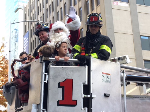UFANYC's tweet image. At our annual holiday celebration today, the UFA brought together the widows and children of New York's bravest who have fallen in the line of duty.