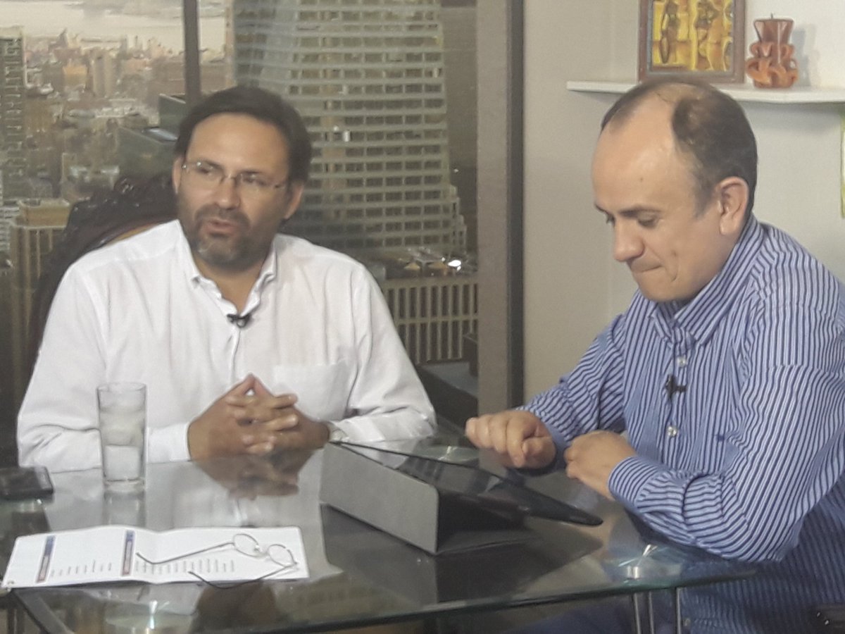 nuble_pais's tweet photo. En programa especial de @Canal_21tv sobre #EleccionChile2017, @Cristian_Quiroz invitado a analizar proceso en primera hora de conteo de votos de elección presidencial https://t.co/DeXjYEHu8p