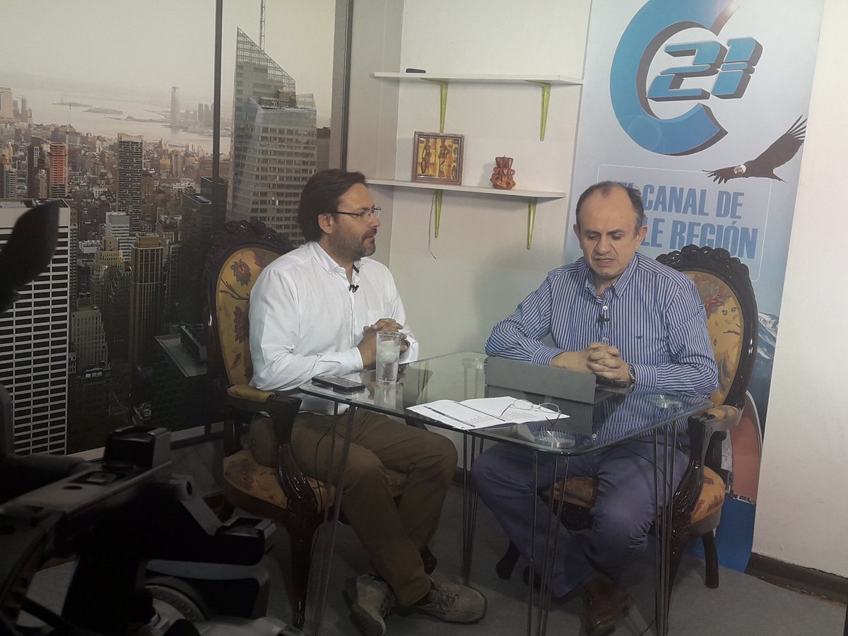 nuble_pais's tweet photo. En programa especial de @Canal_21tv sobre #EleccionChile2017, @Cristian_Quiroz invitado a analizar proceso en primera hora de conteo de votos de elección presidencial https://t.co/DeXjYEHu8p
