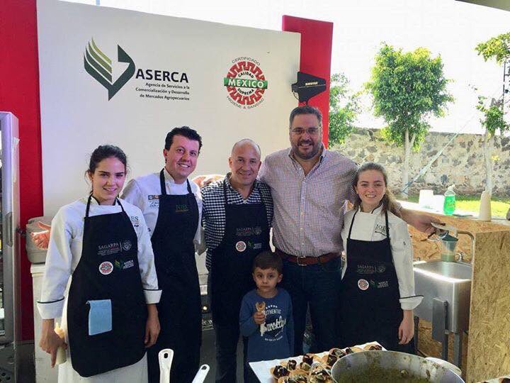Festival Gastronómico ¿A qué sabe Querétaro? 
Engrandeciendo la gastronomía queretana......
Gracias <a href="/COCOONTIVEROS/">COCO ONTIVEROS</a> por la colaboración 👌🏻
facebook.com/QTopLife/posts…
<a href="/PanchoPerezR/">Pancho Pérez Rojas</a>