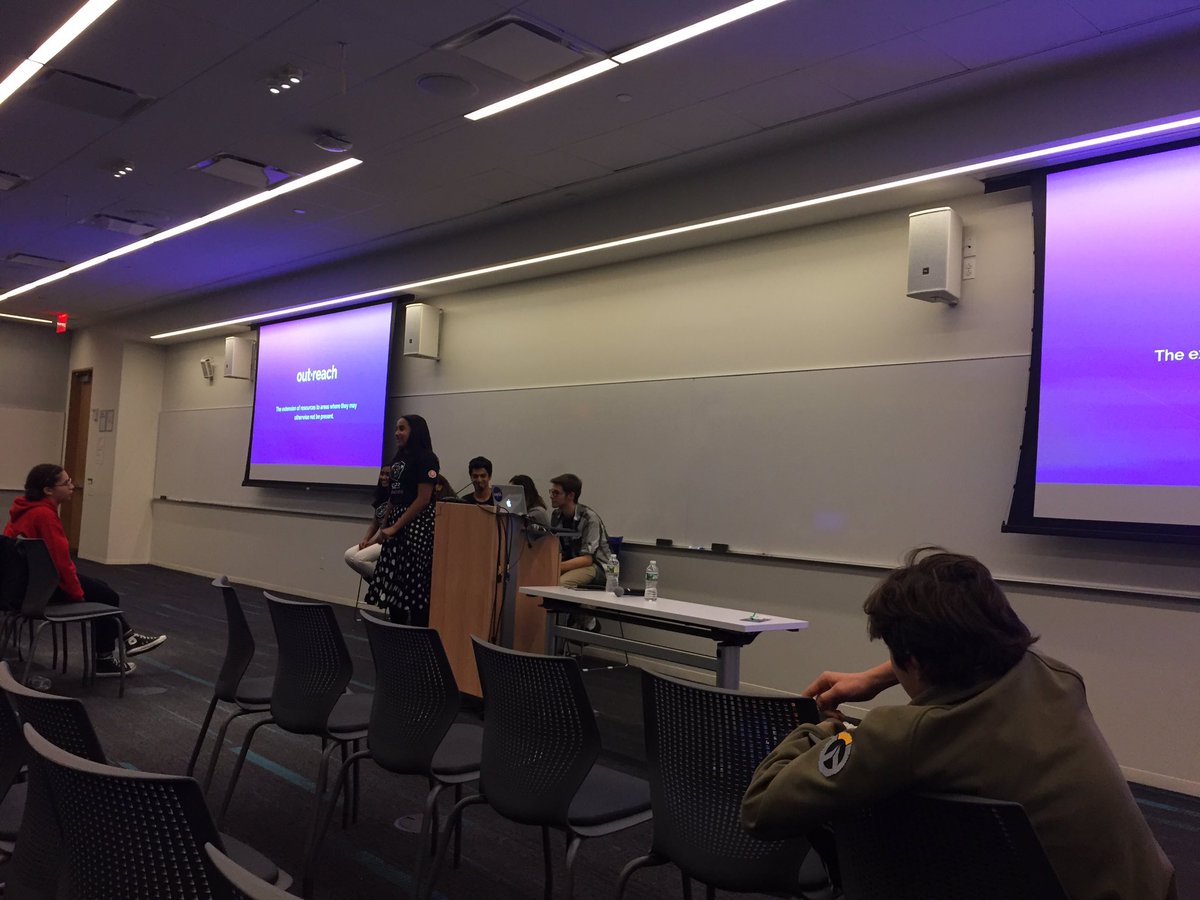 TeenTechNY's tweet photo. FRC Team 5123, the Mechadogs, give a presentation on STEM and robotics in today's world! @UNISNYC #ttny2017 https://t.co/ml9i8Olf6O