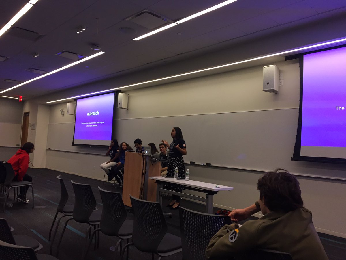 TeenTechNY's tweet photo. FRC Team 5123, the Mechadogs, give a presentation on STEM and robotics in today's world! @UNISNYC #ttny2017 https://t.co/ml9i8Olf6O