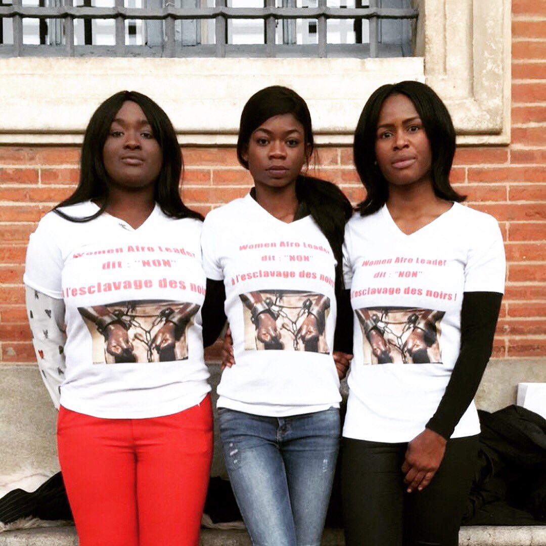 WAL_Officiel's tweet photo. Nous étions engager cette après-midi place Capitole pour la Mobilisation contre l'esclavage des noirs en Afrique. Nous avons voulus exprimé notre indignation face à ce Fléau qui existe encore et toujours en 2017. #unpeuple #unehistoire ##uncontinent #teamWAL https://t.co/tJqVuRcRiS