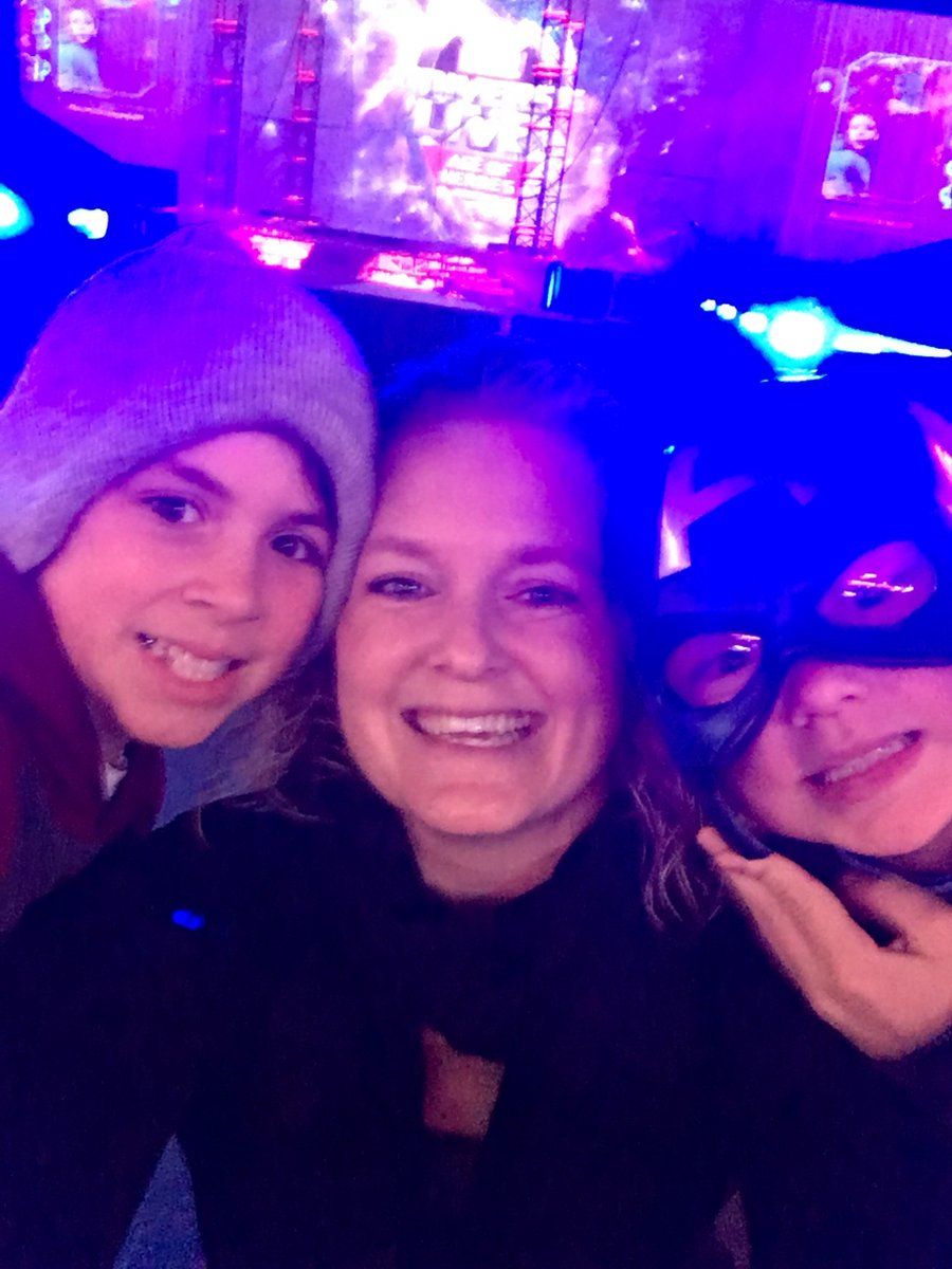KortneyPost's tweet photo. #marveluniverselive https://t.co/Xbqaodr1ws
