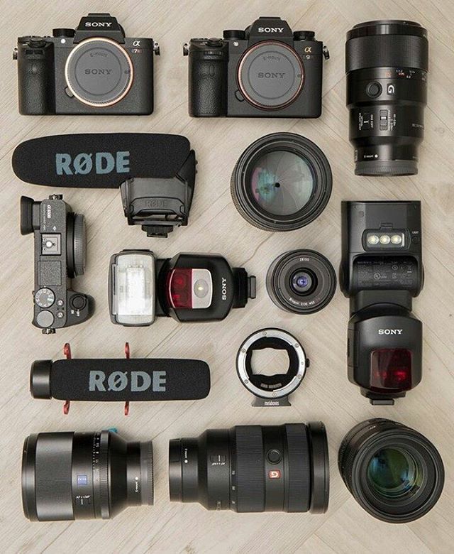 rodemics's tweet photo. Check out this #clean #flatlay from @mpbcom showing off the #RØDE #VideoMicGo and #VideoMicPro!
What did you get up to this weekend? https://t.co/ajWBLi1fh5