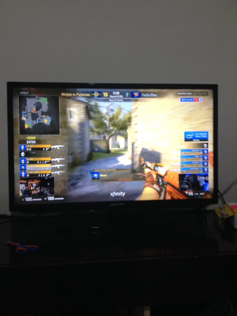 BateraGPlay's tweet photo. Domingão e nois tá como? Acompanhando @bernardobida e @williangordox ! #csgo #compcsgo #sportv3 https://t.co/NwlLsFEWcO