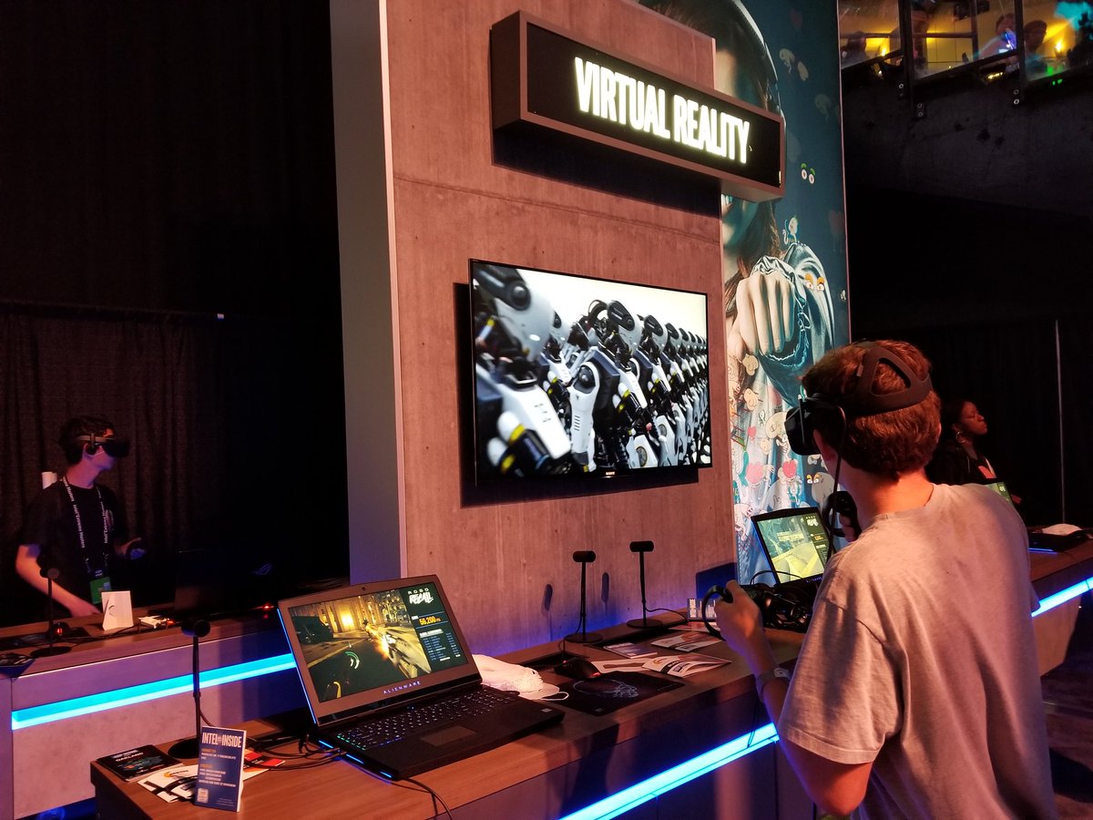 mitchlum's tweet image. Got some good love for @EpicGames  here at #IEMOakland #Fortnite #roborecall