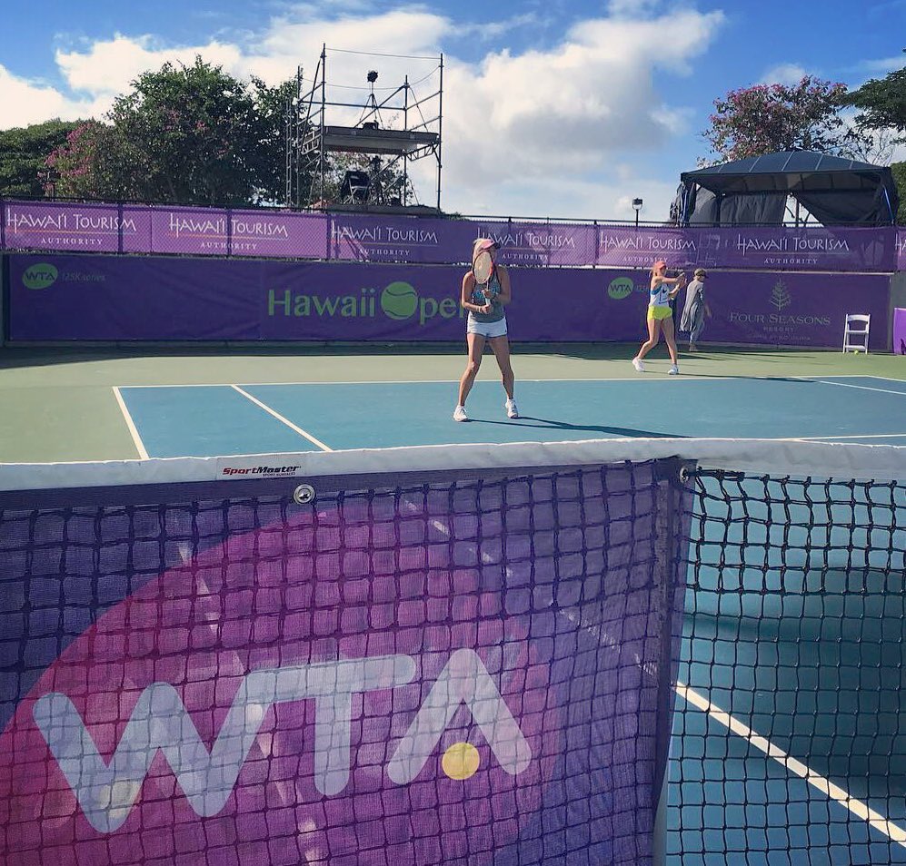 CanopiabyPalram's tweet photo. Qualifying matches start today at @hitennisopen @WTA 🎾
That’s our Palermo Gazebo shading over event crew at the top right corner 🌞
#gazebo #palram #palramgazebo #palramlifestyle #tennis #wta #hawaiiopen #hawaiiopen2017 https://t.co/sZdsNy8xGv