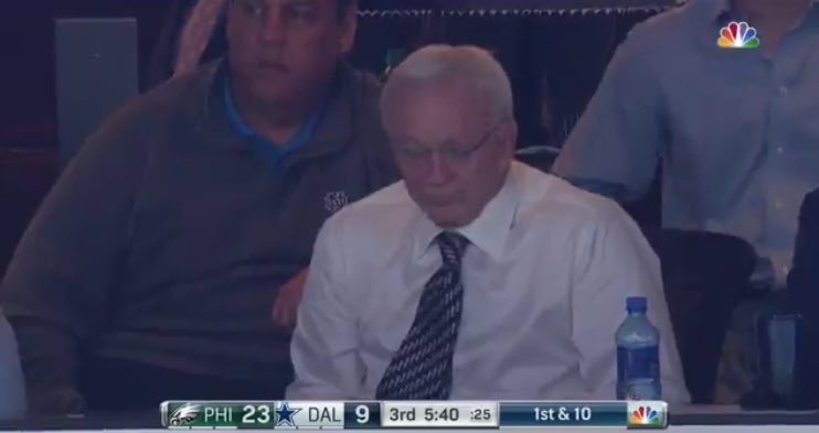 BarstoolBigCat's tweet photo. Chris Christie thinking nows probably not a great time to ask Jerry if the Ice Cream cart is still coming in the 4th quarter https://t.co/bAxK4IzuwE