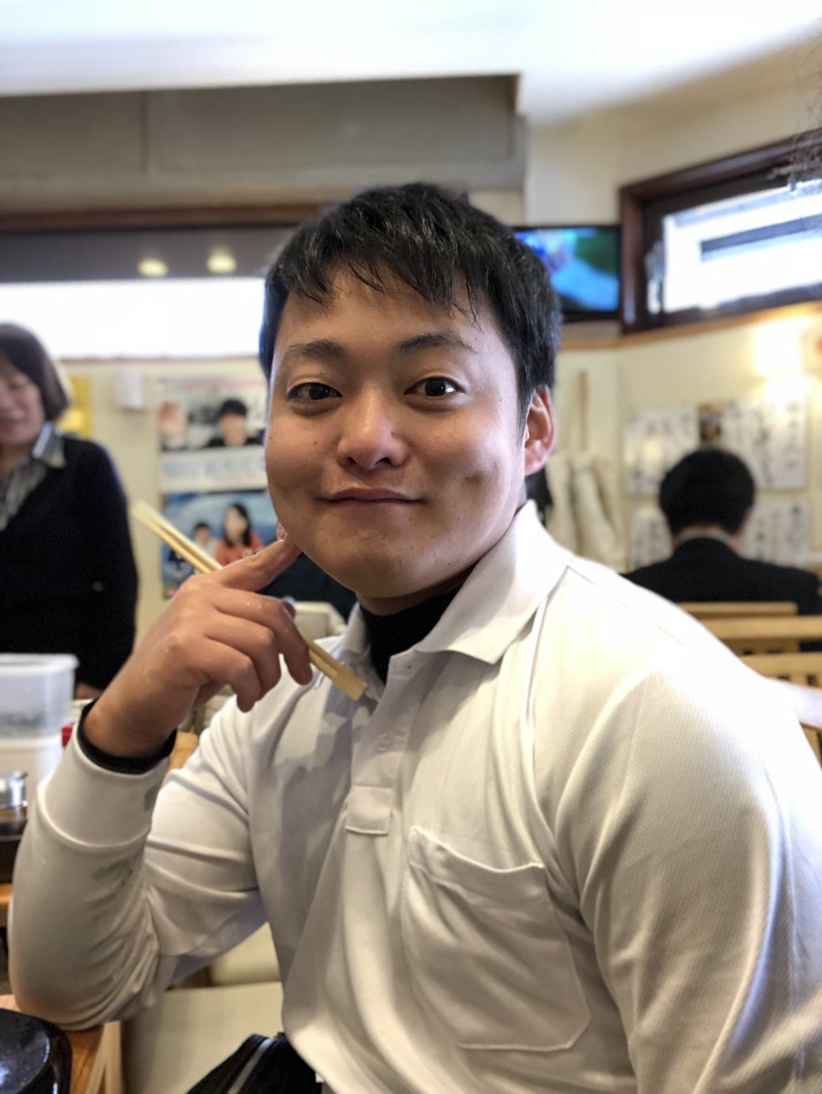 t19960720's tweet photo. 昼飯食べてる https://t.co/c8rYWYPOPa