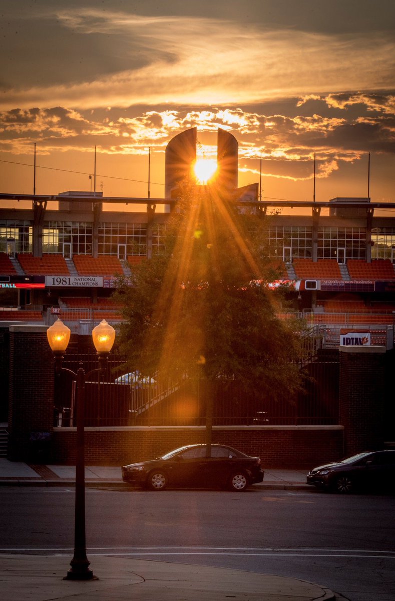 Tigertalk247's tweet image. Something about this place...