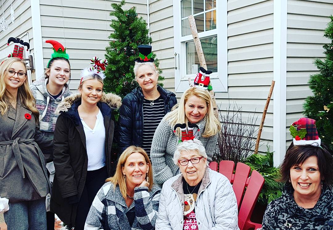 whatzupshauna's tweet photo. Our favorite kick off to the Christmas season is the @jledmonton Homes for the Holidays Tour with these beautiful ladies!! ๐ฒ๐
#h4thyeg https://t.co/xQmU637KtX