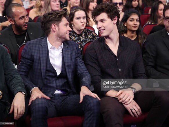 1DMxUpdates_'s tweet photo. Niall y Shawn https://t.co/5ugxgiFFqE