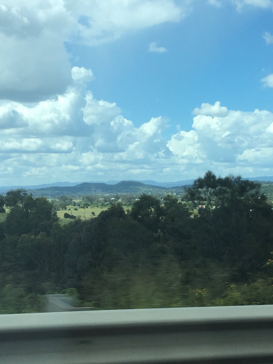 QuickSafety's tweet photo. Coming down the mtn to the last week of @METSIgnited with @KPMGEnergise 😔 it’s a huge week! @BlueChilliGroup @CCIQLD https://t.co/kl7pg6r7N2