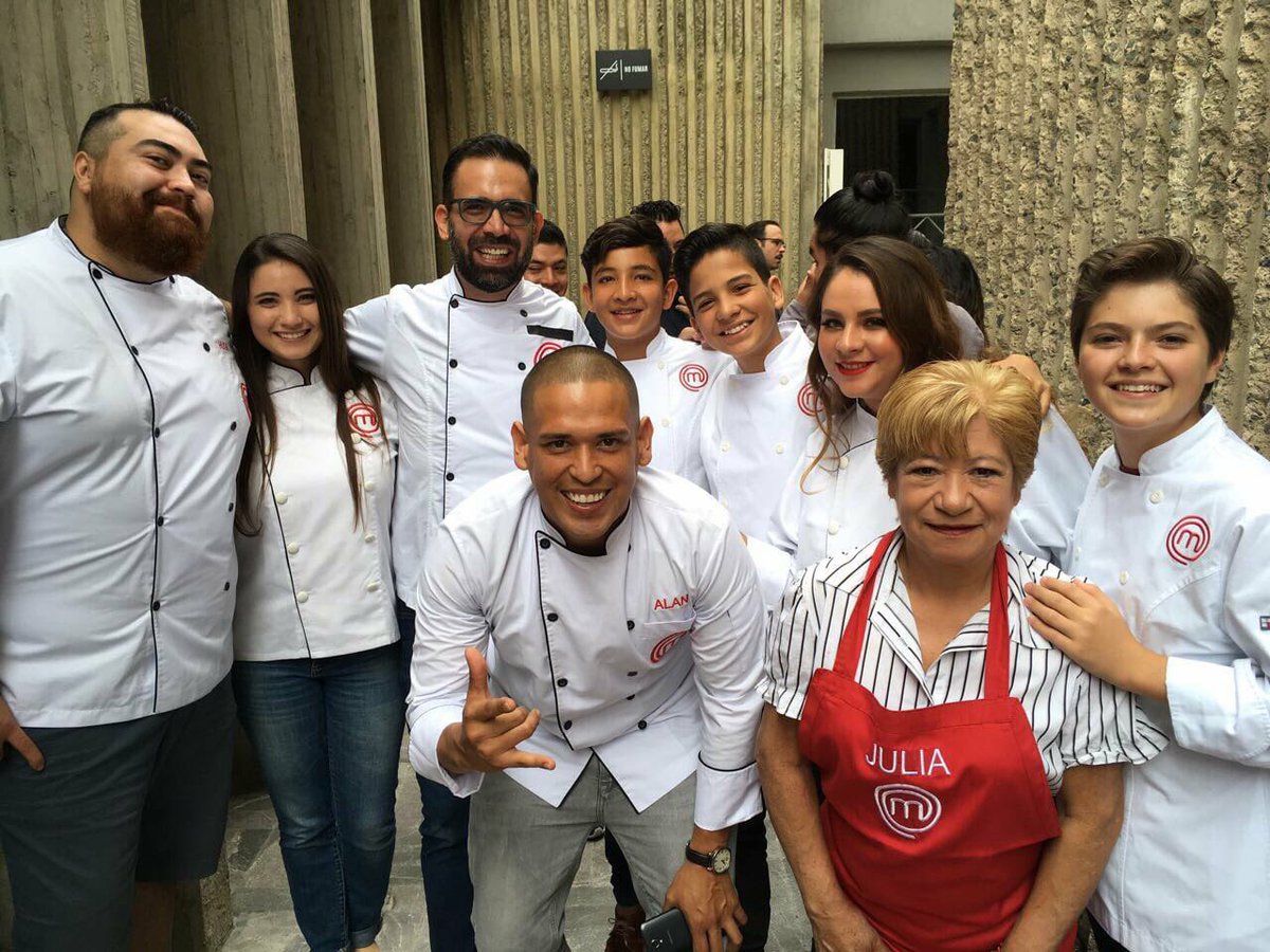 Emiliano_MCJR2's tweet photo. Ese equipo es mitad Jalicience !!! @MarleneeAndrea @Melissa_ChefMX @alanrangelmx  #MasterChefMx https://t.co/hMlC4UdBJN