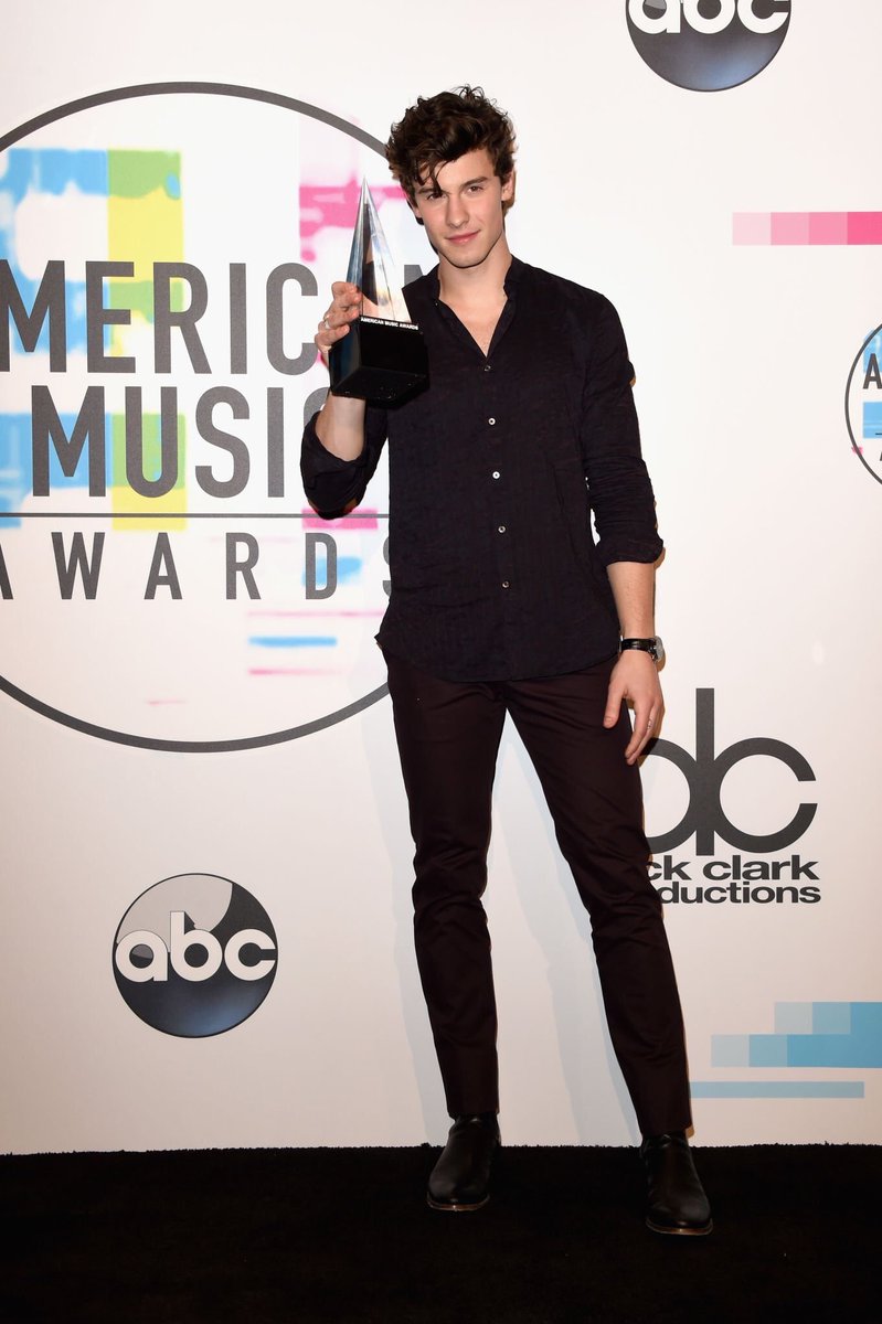 BestShawn2's tweet photo. Shawn slaying with his award for Adult contemporary https://t.co/NZ0kpzDjIM