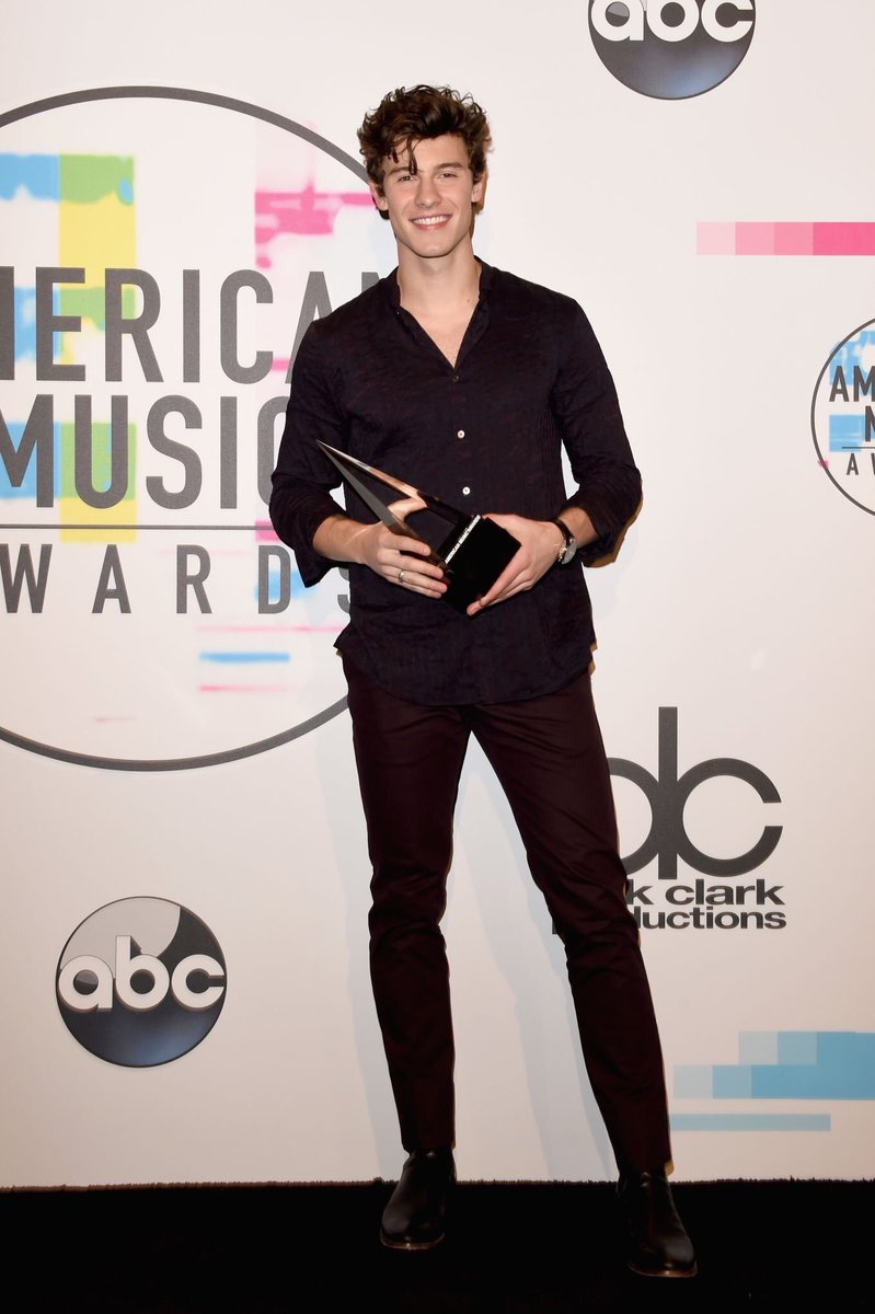 BestShawn2's tweet photo. Shawn slaying with his award for Adult contemporary https://t.co/NZ0kpzDjIM