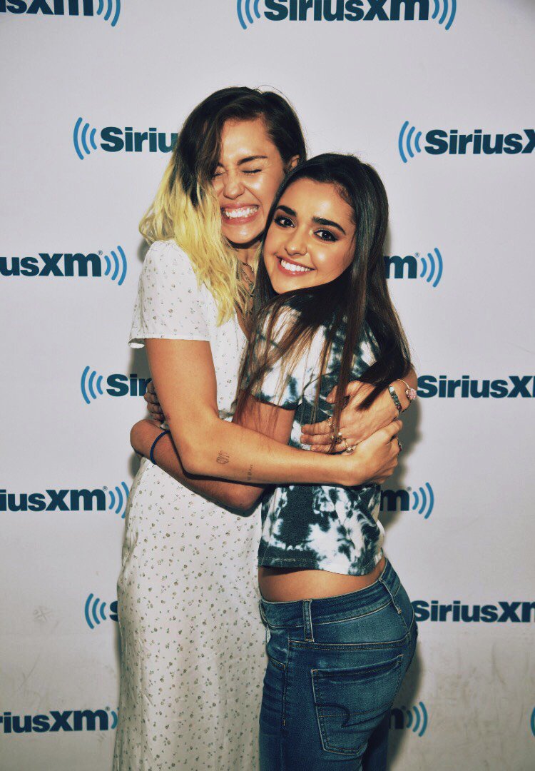 HockeyBurke1444's tweet photo. @MileyCyrus Thnks for taking the time to encourage my friend to continue with her music after being #bullied . She met u at Sirius XM &amp; U gave her a balloon. #EmilyBendock went ahead &amp; released her #newsong #SummerLove ur support mattered!! https://t.co/BImFc0GPnw #amas #amas2017 https://t.co/YbWqEZLNY7