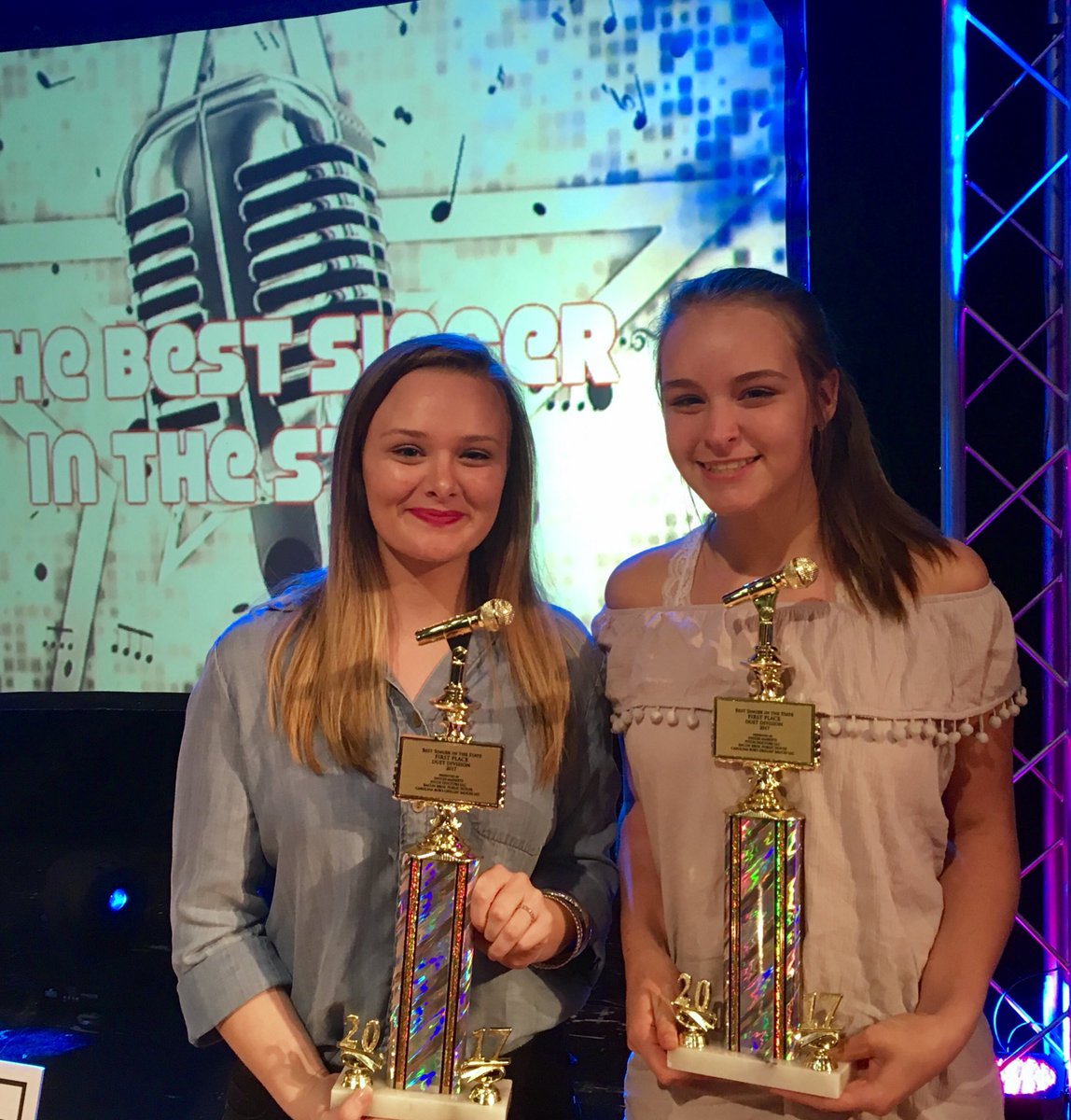 BestSingerState's tweet photo. #BSS2017 introducing the 2017 Best Duet in the State: Gracie and Sara Bryant, singing "Dirty Laundry." Congrats, girls! https://t.co/ZgundRArkH
