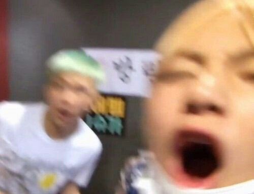 andreadyang's tweet photo. Que pinche emoción !!! Ya se la batimamaron ya pongan a mis fetos we :'c #BTSxAMAs https://t.co/XNcZdxXqYl