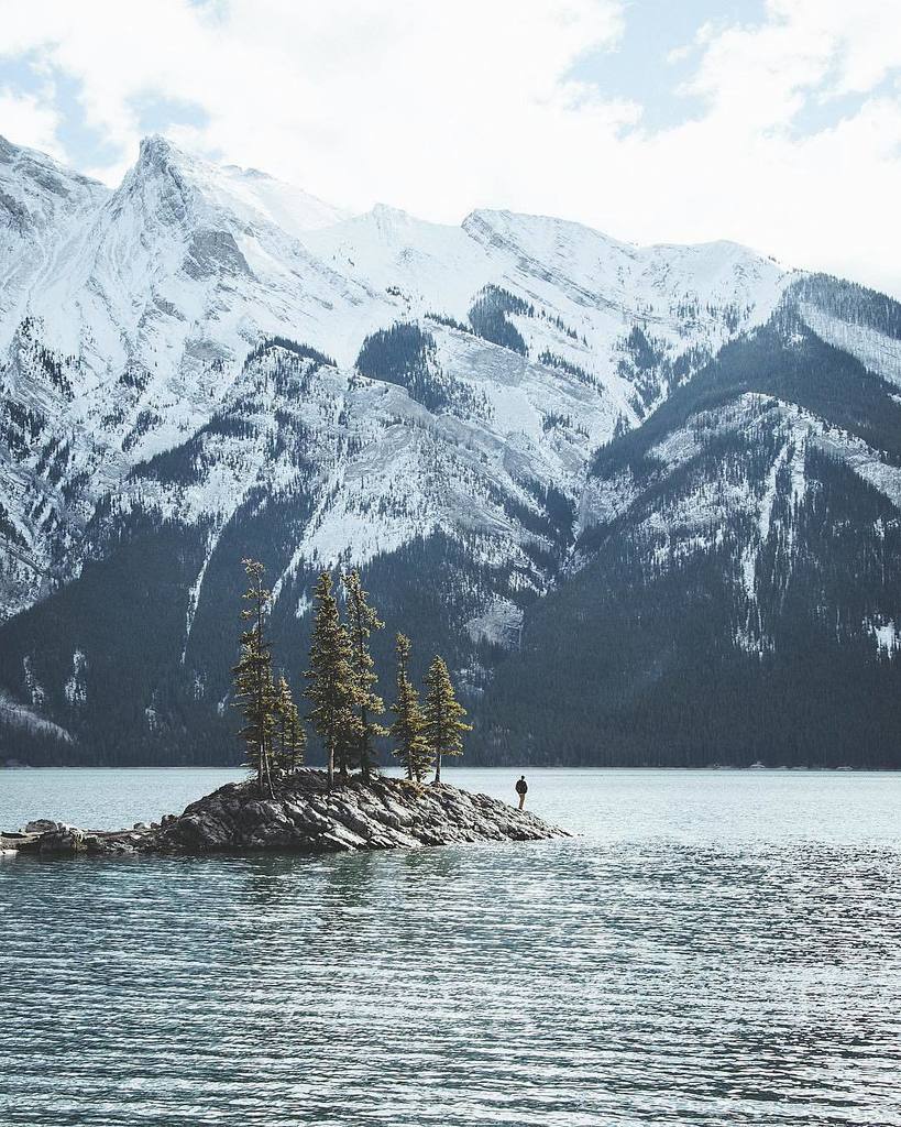 🇨🇦 Where do you go to gain perspective? Lake Minnewanka, AB. Image by @prudencejennifer
.
#ImagesofCanada
.
.
Curator: <a href="/robnelson4/">Rob Nelson</a>
.
.
#IOC_prudencejennifer ift.tt/2AewaSW