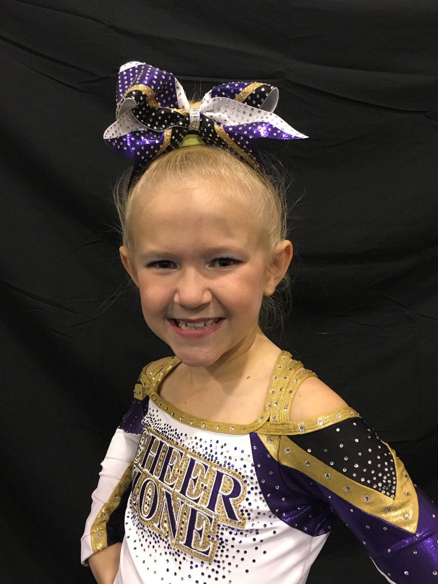 TaraMLloyd's tweet photo. Showcase today! Mini Madness nailed it! #CZAS #CheerZoneKY https://t.co/QstrxuvONs