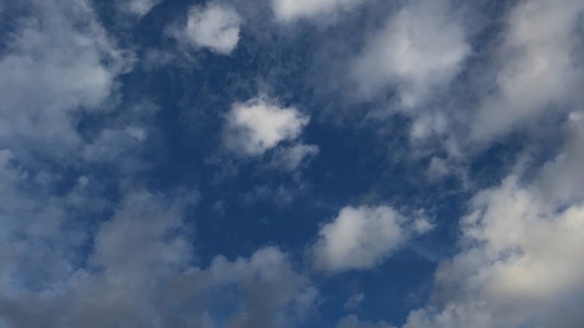jennifercetrone's tweet photo. Sunday visions 🌫☁️🌈 #sundayvibes #LookUp #nofilterneeded https://t.co/OQ04eeCRme