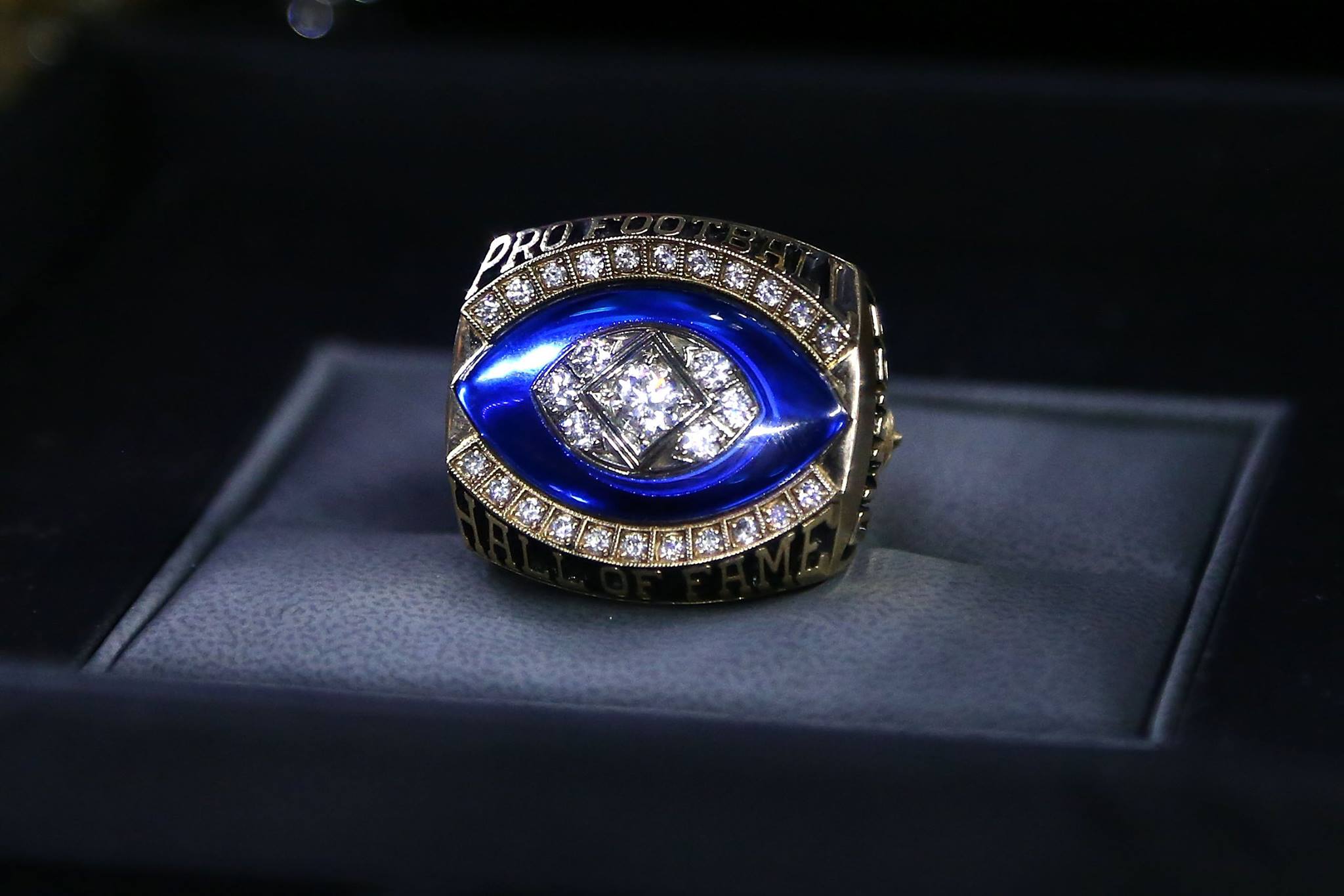 Football hall of fame ring 2018 sale