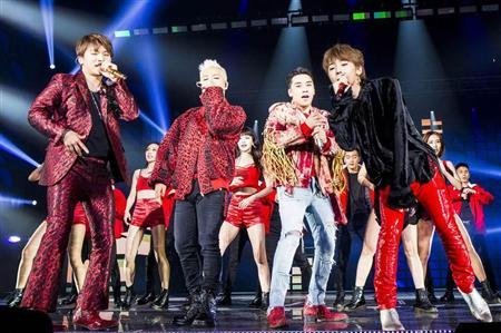mshinju's tweet photo. SANSPO Article November 20, 2017

The 4 Members will Enlist Coming Spring... BIGBANG Promises to Come Back Even BIGger

GD: “Don’t think of this as a farewell, but please look forward to the day we meet again.” https://t.co/aV0rnlfKTI