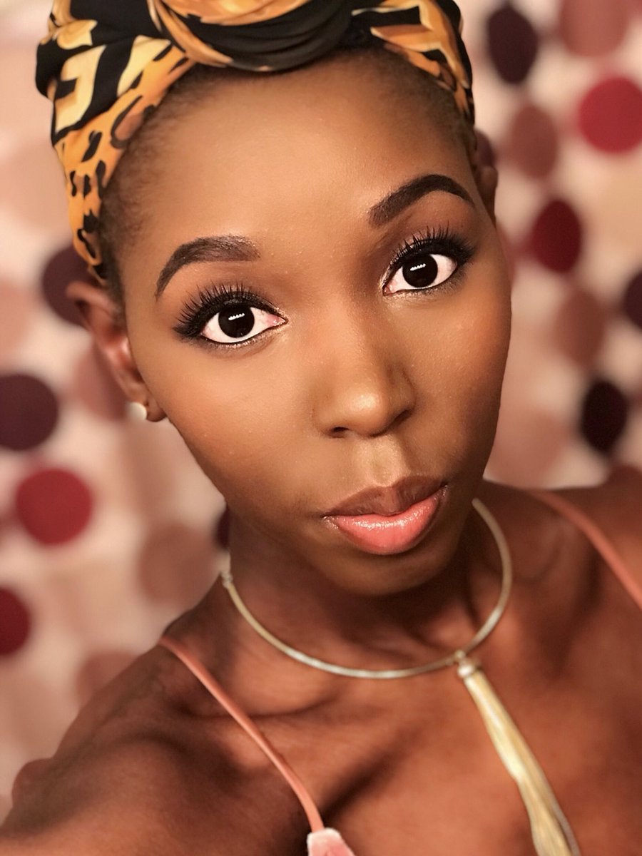 TiaraSevon's tweet photo. #FromCombatToContour👩🏿✈️💄 https://t.co/kdYNxNaORW