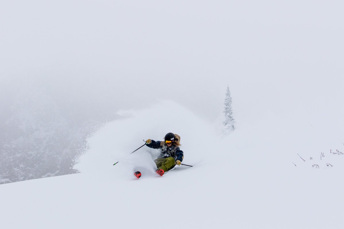 SkiFernie's tweet photo. Friday's product testing session went pretty well.
#lovefernie #ferniestoke #powderperfect @PowderMatt
Photo: @NickNault https://t.co/cV3Ph1CYdI