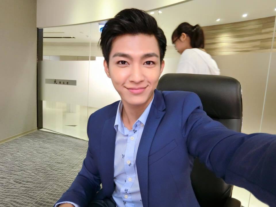 Happy 32nd birthday, Aaron Yan Ya Lun! 