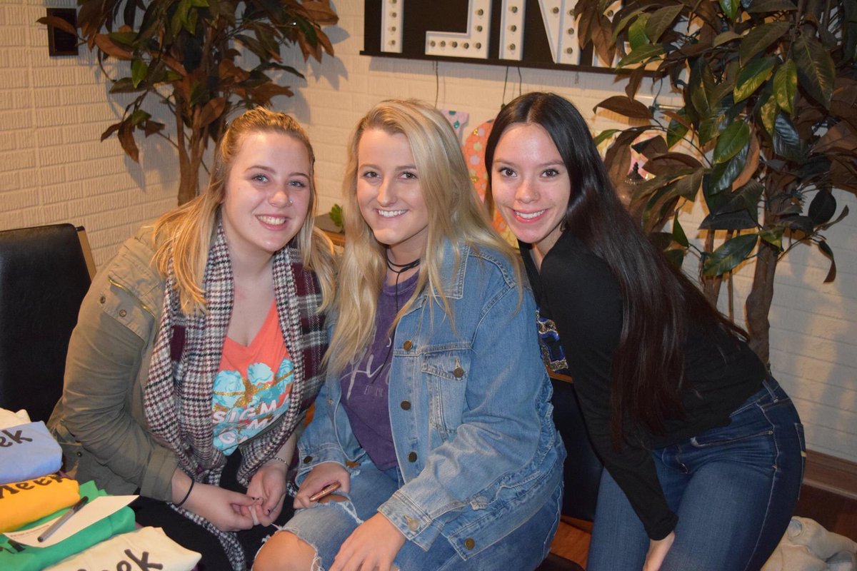 trisigmaksu's tweet image. Our lovely sister @liliorfahli took amazing pictures today at @SweetsWithSigma!! 😊😊 Thank you Leanna for capturing the happiness that our fundraiser brings!! 💜💜