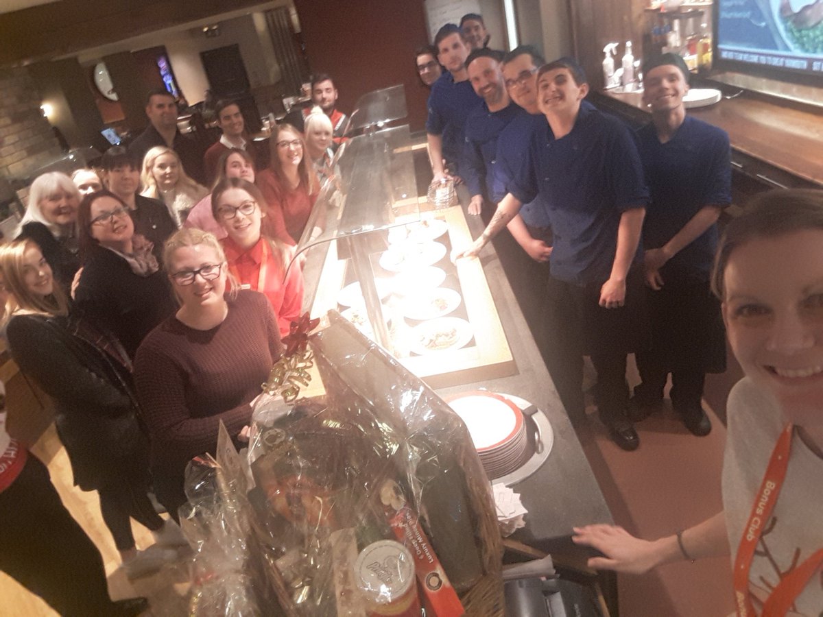 It's beginning to look alot like Christmas 🌲Team GY all ready to serve the best Christmas and  to win the incentive money 🤗 <a href="/WeAreSUGM/">WeAreSUGM</a> <a href="/chrislewis6/">Chris Lewis</a> #dreamteam #lovemyjob