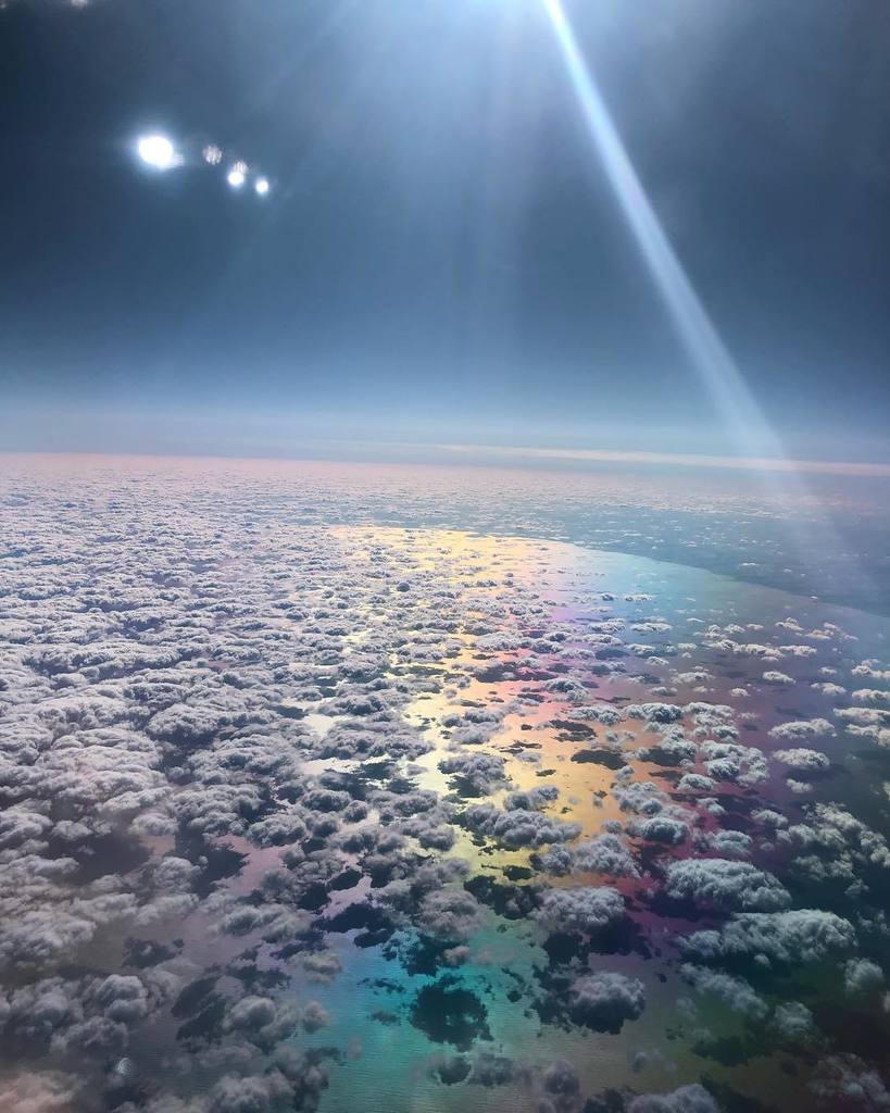 jonballen's tweet photo. No sillies, I didn’t go to outer space to take this. rofl lols! Just an airplane over Lake Michigan.
#iPhoneX #sunglassesFilter #space #notspace #picsFromAnAirplane #ManGuyThings #IShouldStartABlog https://t.co/xkxgD1xTes https://t.co/kdv7Cgw4yP